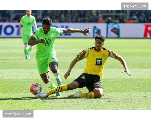 多特蒙德三中卫体系完美封锁沃尔夫斯堡传球路线 多特蒙德三中卫体系完美封锁沃尔夫斯堡传球路线